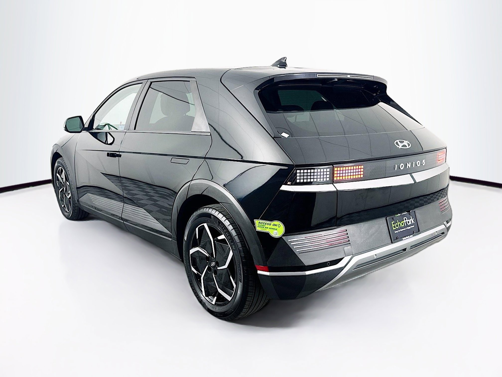 Used 2023 Hyundai Ioniq 5 SE w/ Cargo Package image 33