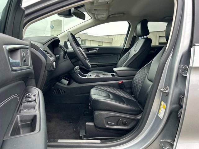 Used 2024 Ford Edge Titanium image 19