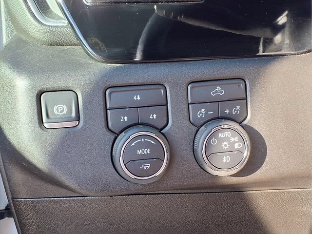 Used 2025 Chevrolet Silverado 2500 LT w/ Convenience Package AWD/4WD image 18