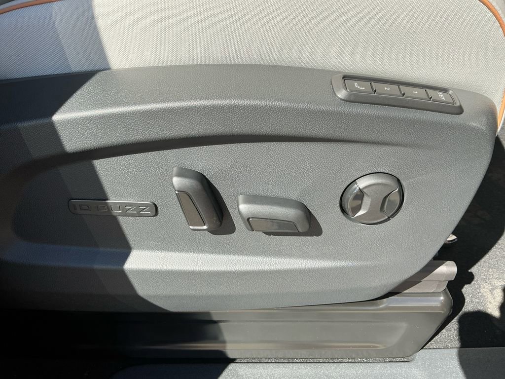 New 2025 Volkswagen ID. Buzz Pro S Plus image 16