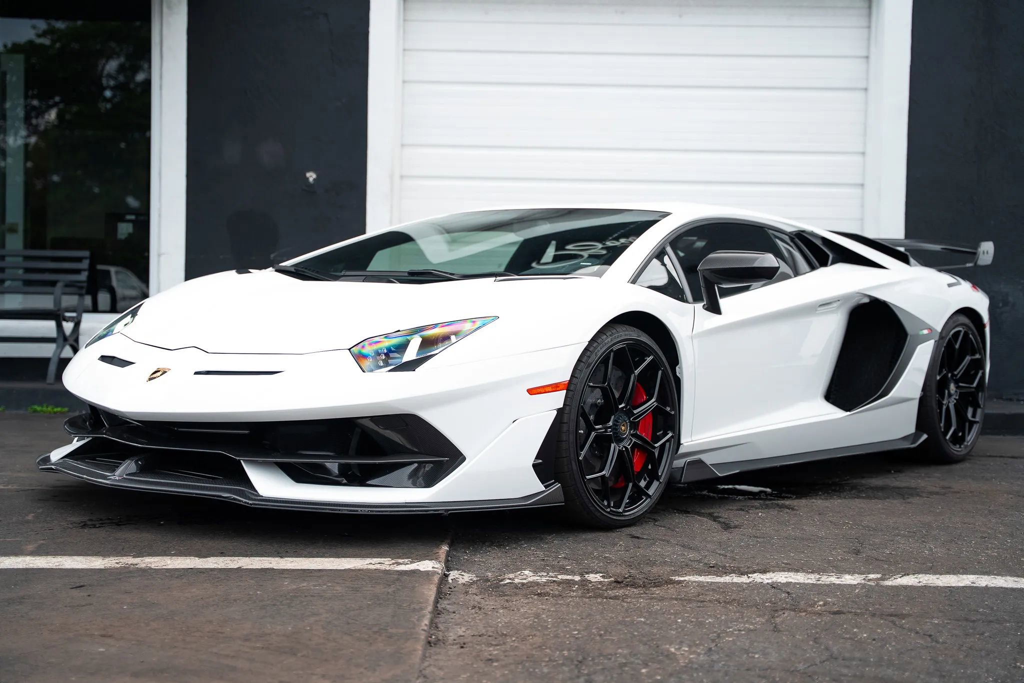 Used 2019 Lamborghini Aventador SVJ AWD/4WD image 3