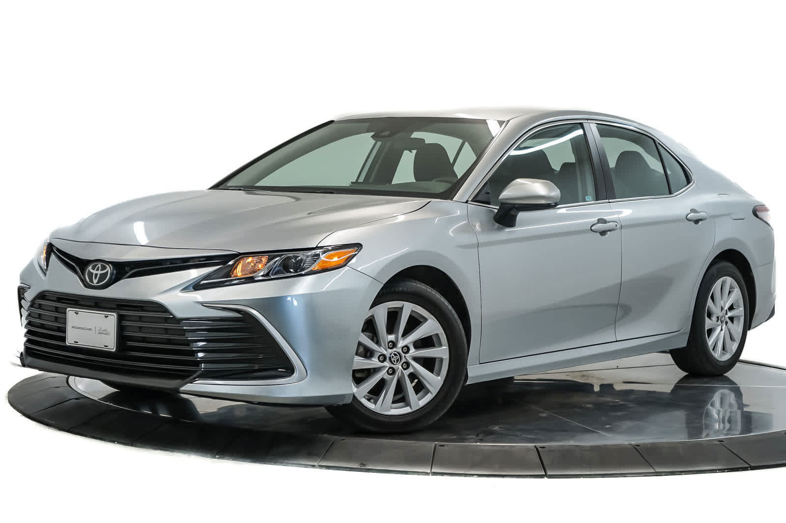 Used 2024 Toyota Camry LE FWD image 1