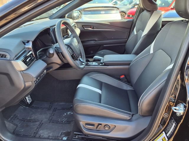 Used 2025 Toyota Camry SE FWD image 13