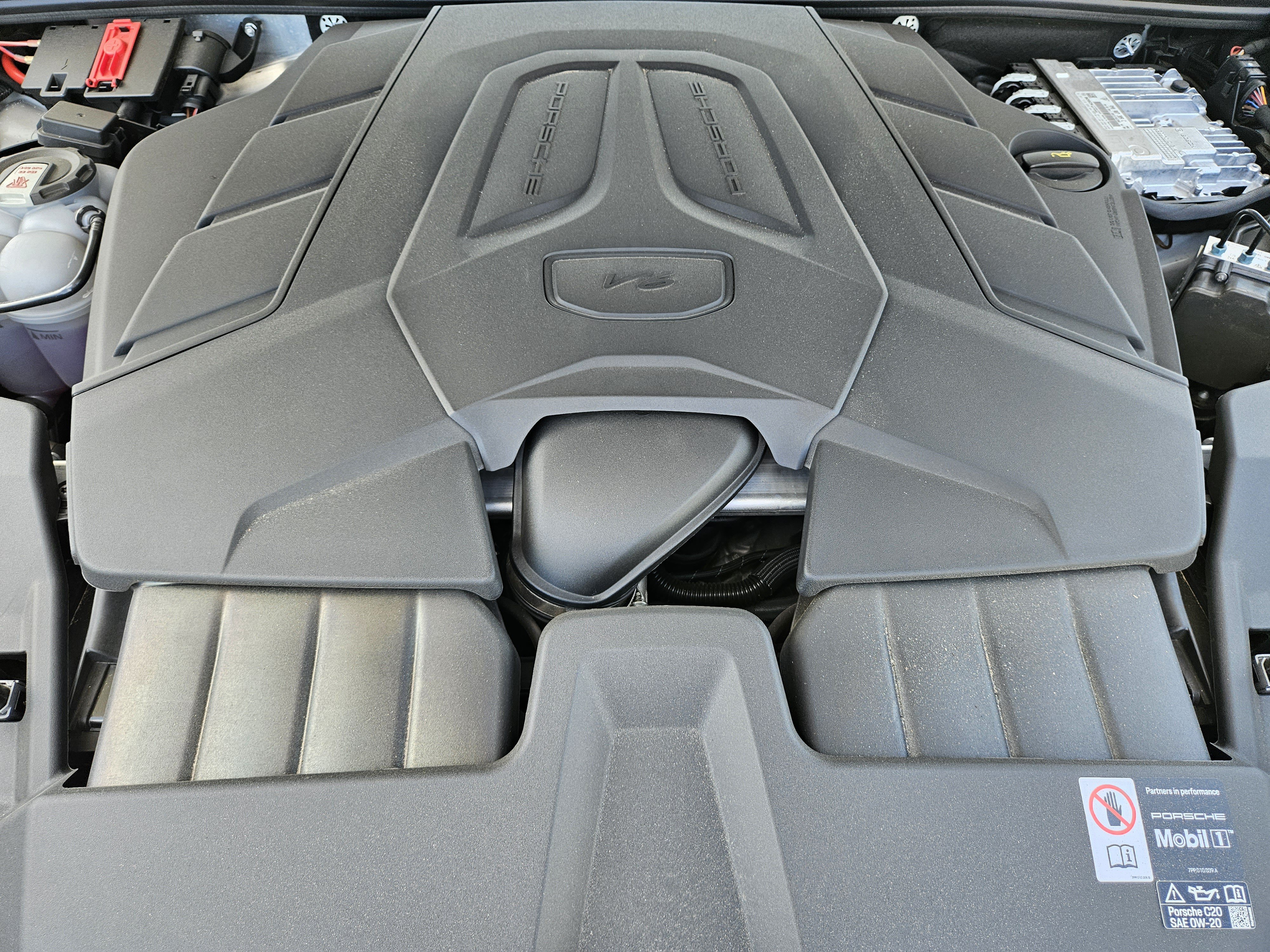 Certified 2026 Porsche Cayenne Coupe AWD/4WD image 30