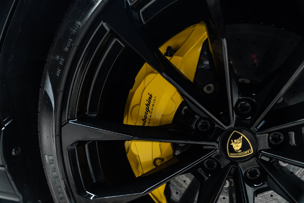 Used 2020 Lamborghini Urus AWD/4WD image 10