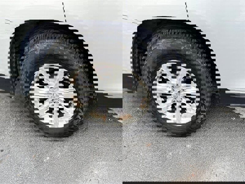 Used 2011 Toyota Highlander SE image 11