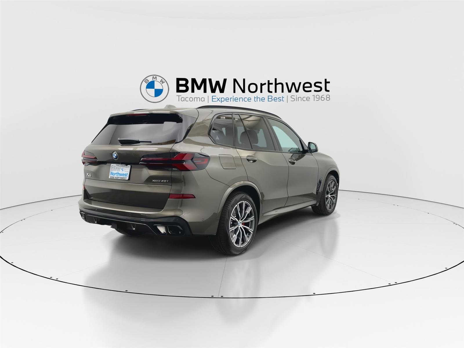 New 2026 BMW X5 xDrive40i w/ M Sport Package AWD/4WD image 3