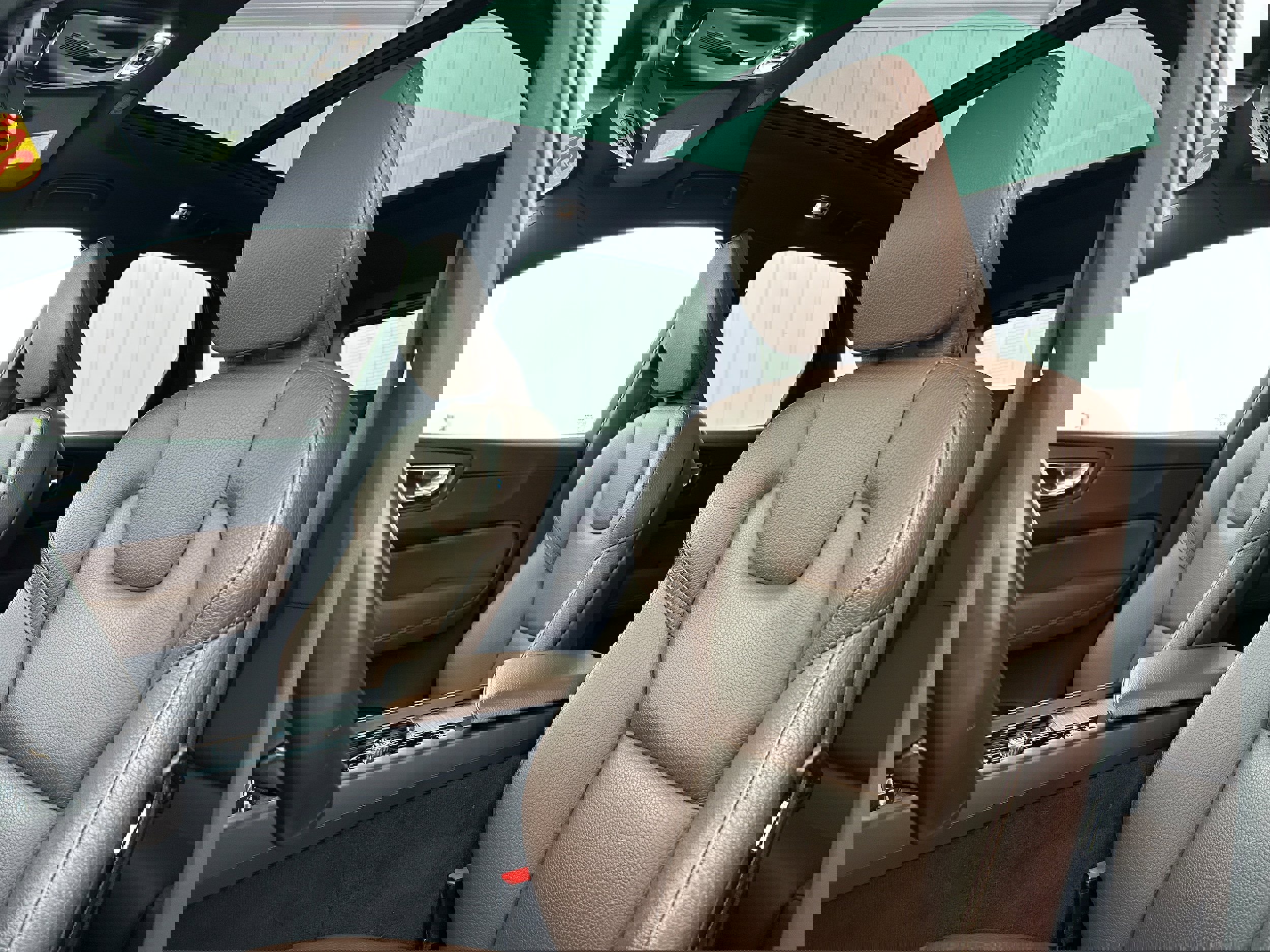 Used 2020 Volvo XC60 T6 Momentum image 23