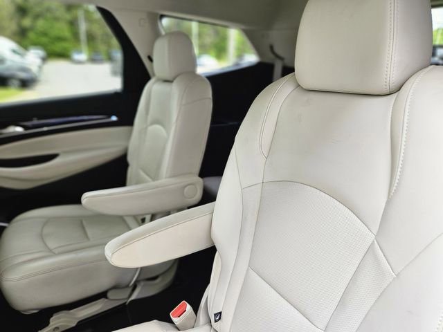 Used 2023 Buick Enclave Essence image 27