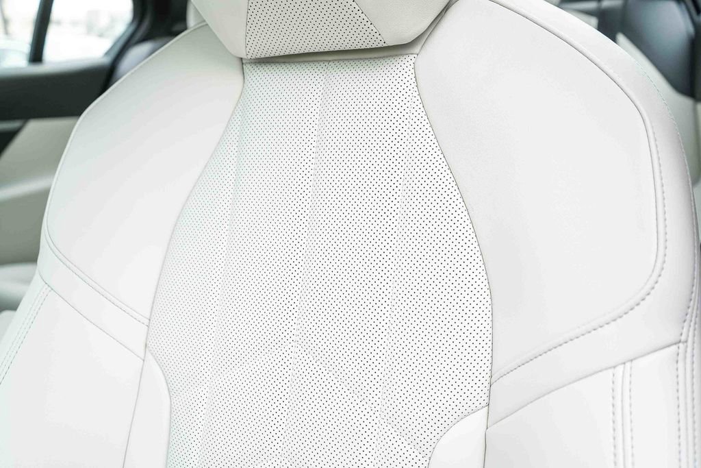 Used 2025 BMW 530i 530i w/ Premium Package image 25