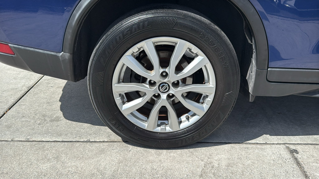 Used 2019 Nissan Rogue SV FWD image 17