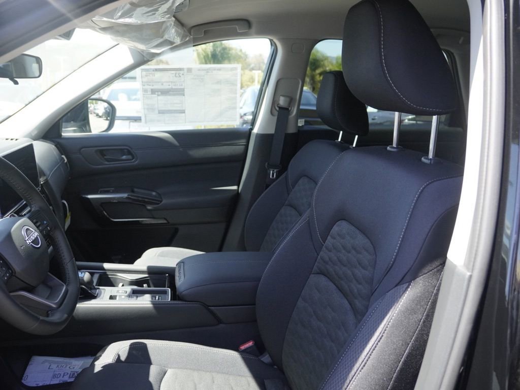 New 2026 Nissan Pathfinder SV image 16