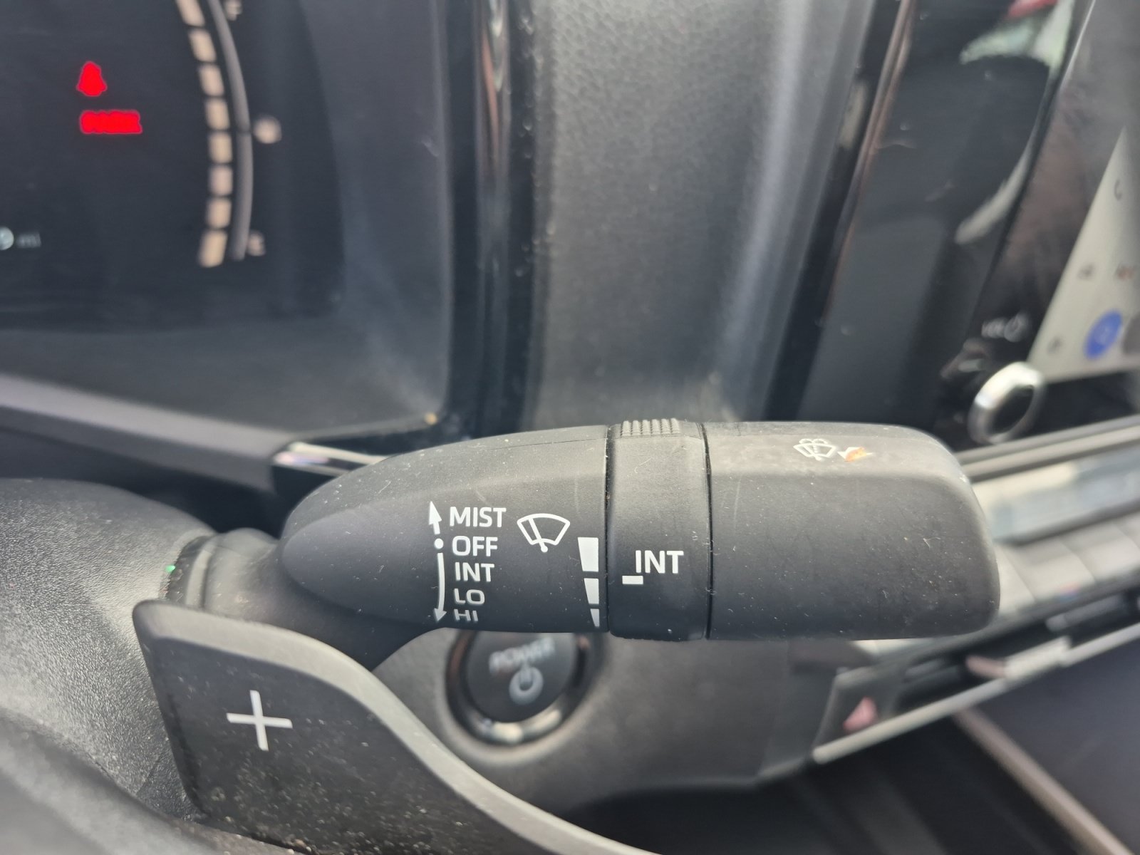 Used 2025 Toyota Camry SE FWD image 32