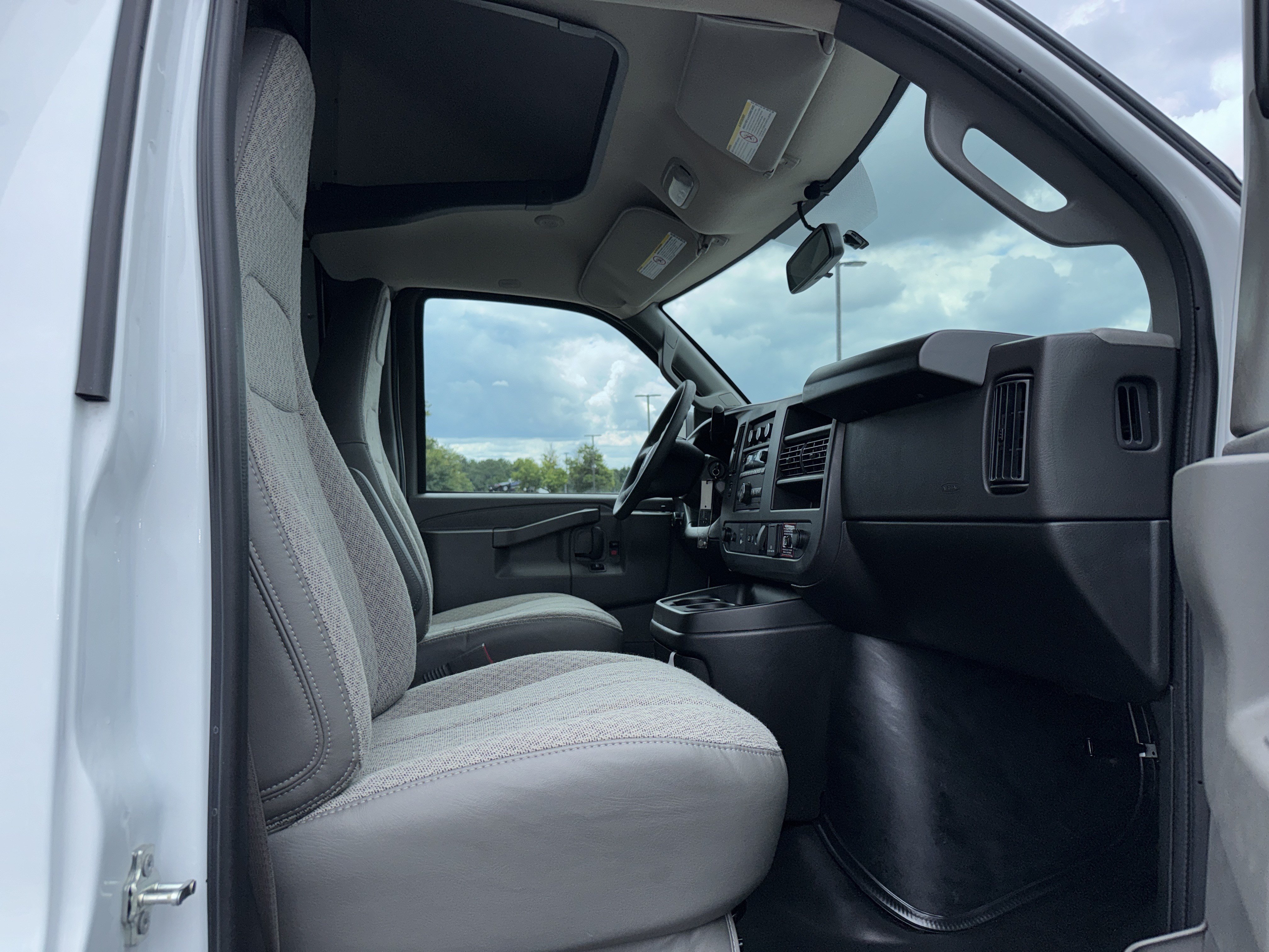New 2026 GMC Savana 3500 w/ Power Convenience Package RWD image 29