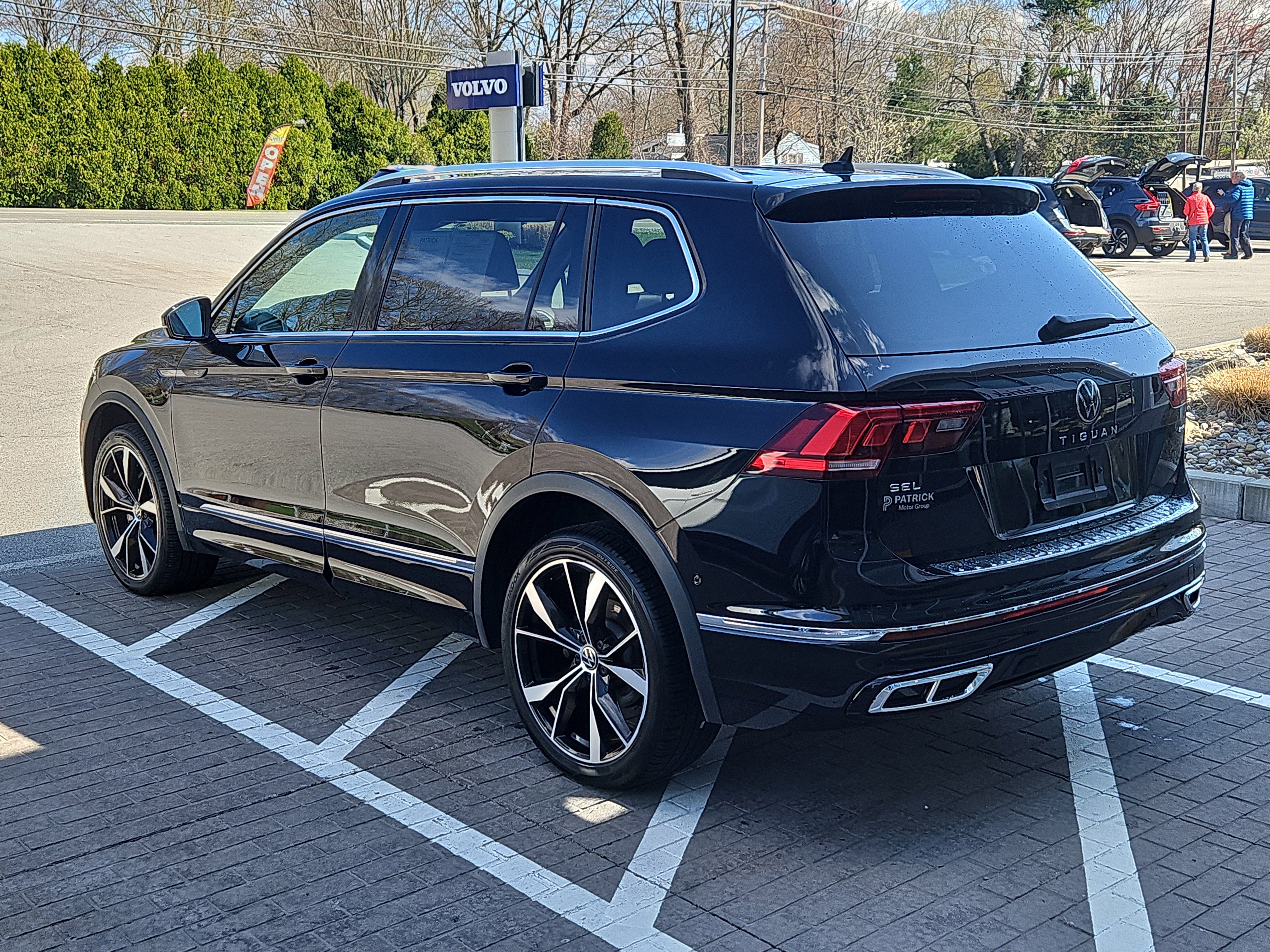 Used 2022 Volkswagen Tiguan SEL R-Line image 29