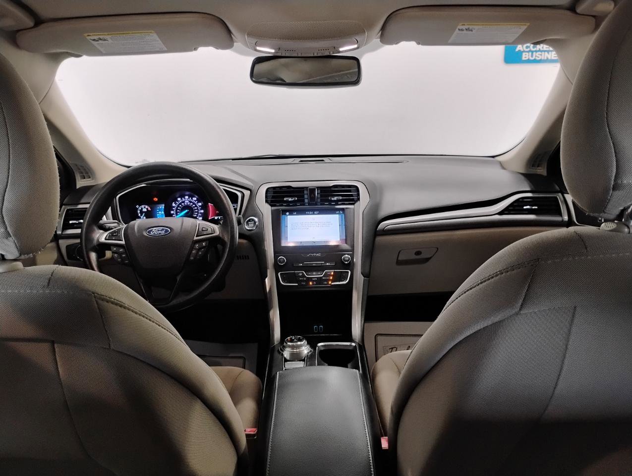 Used 2019 Ford Fusion SE image 23