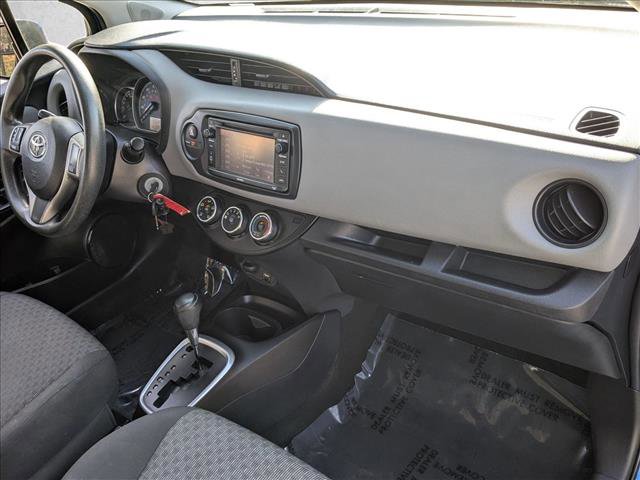 Used 2017 Toyota Yaris L image 19