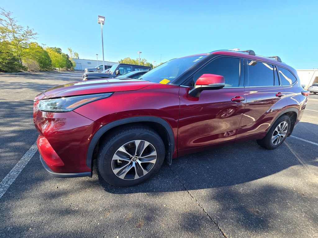Used 2021 Toyota Highlander XLE FWD image 5