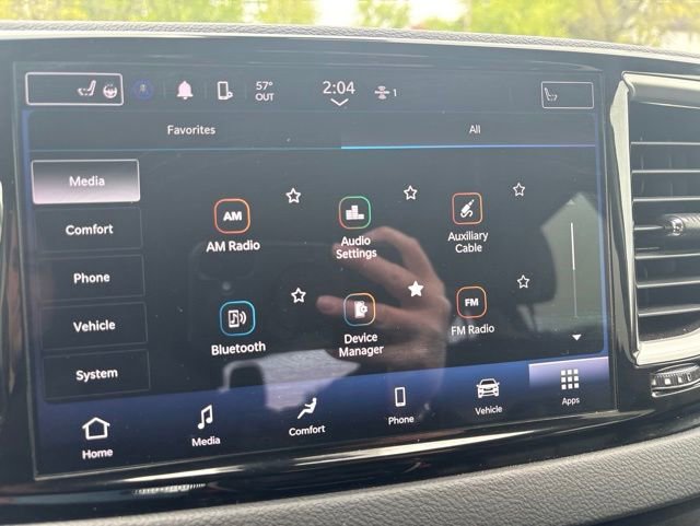 Used 2023 Chrysler Pacifica Touring-L FWD image 4