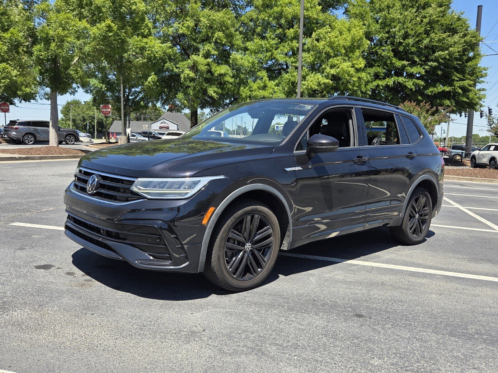 Used 2022 Volkswagen Tiguan SE R-Line
