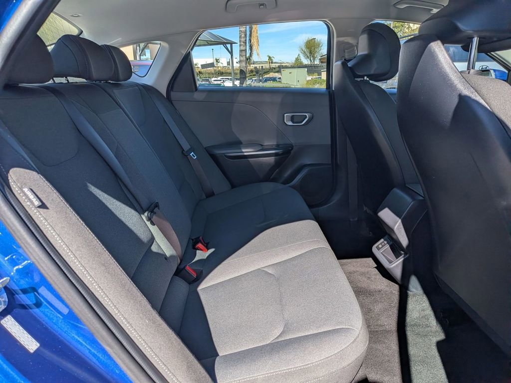 Used 2025 Kia K4 LXS image 29