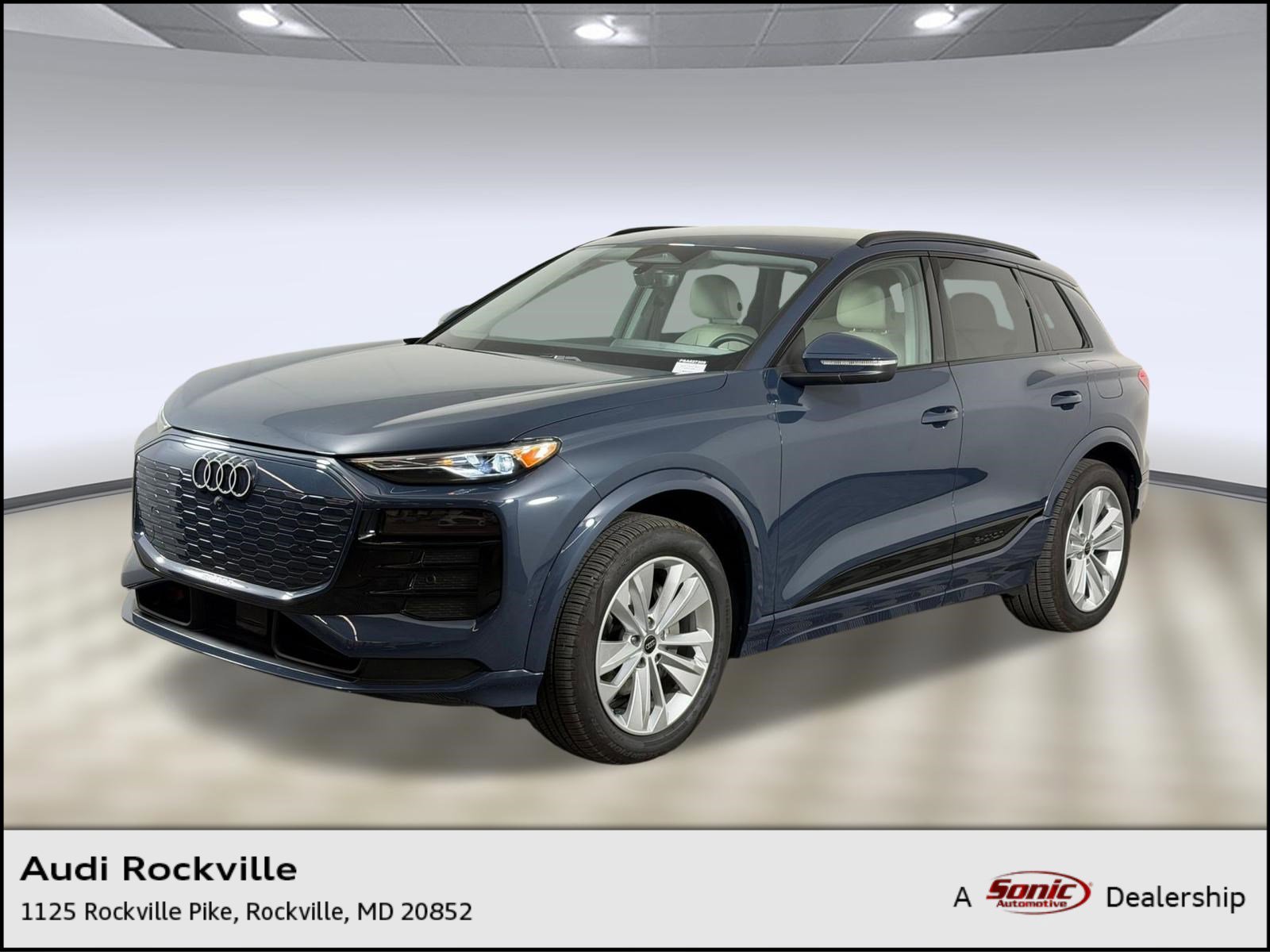 Used 2025 Audi Q6 e-tron Premium w/ Convenience Package RWD image 1