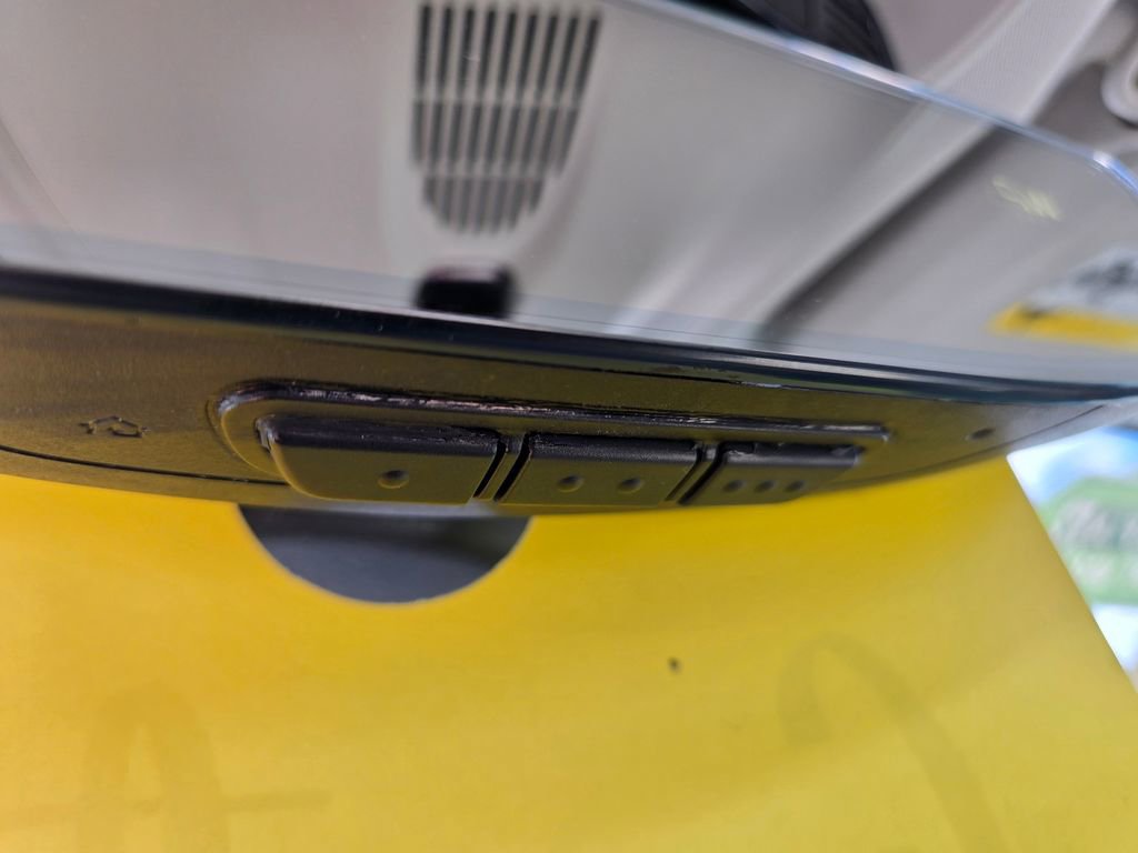 Used 2018 Volvo S90 T8 Inscription w/ Convenience Package image 36