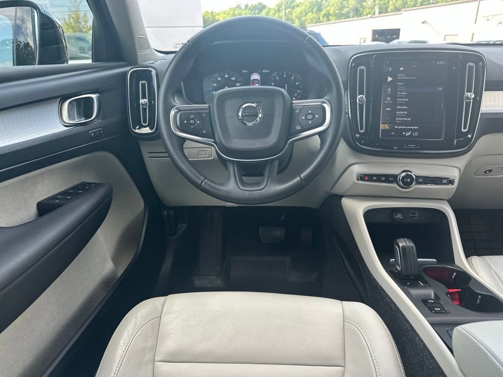 Used 2019 Volvo XC40 T5 Momentum AWD/4WD image 17