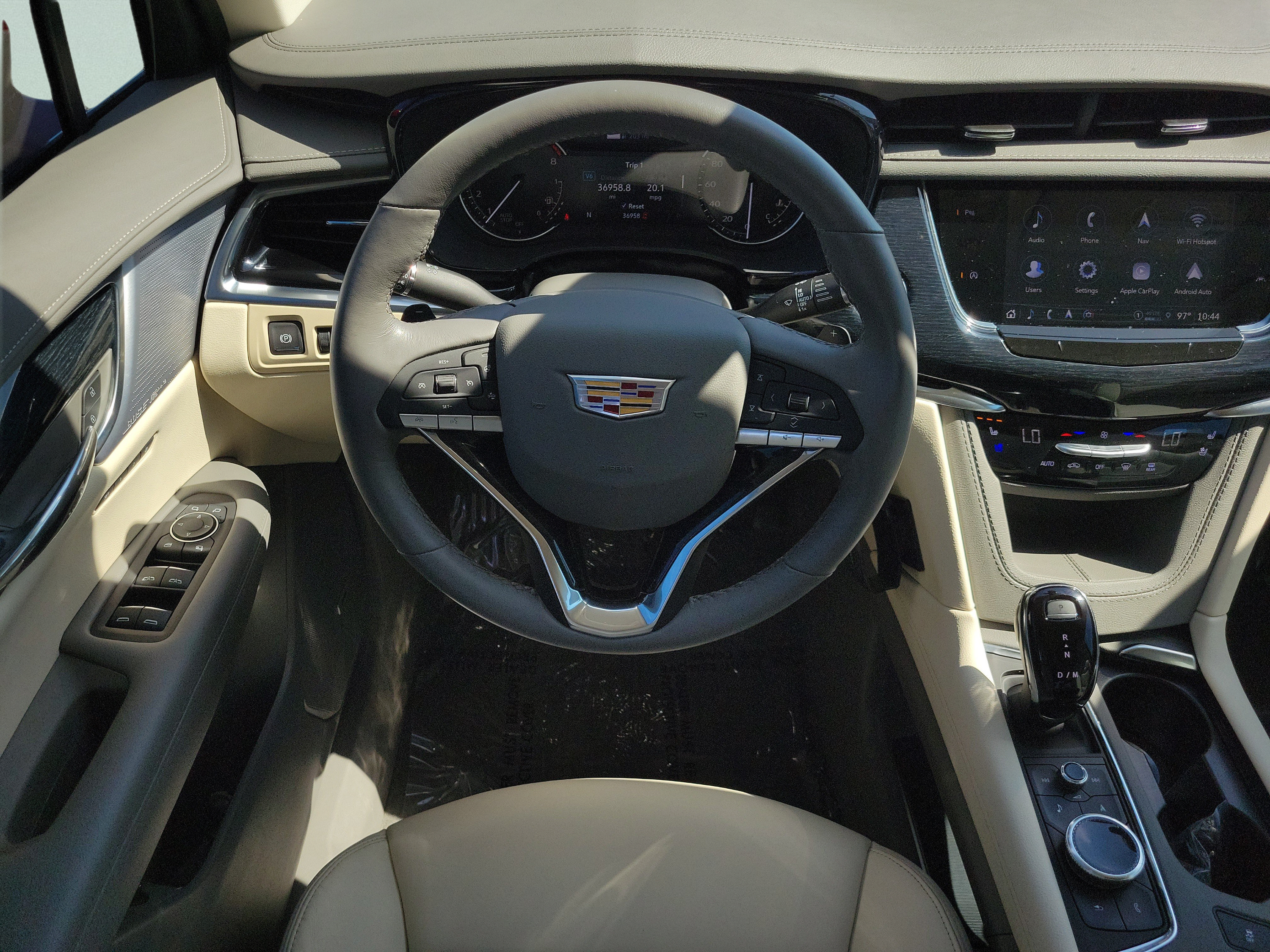 Used 2024 Cadillac XT6 Premium Luxury FWD image 13