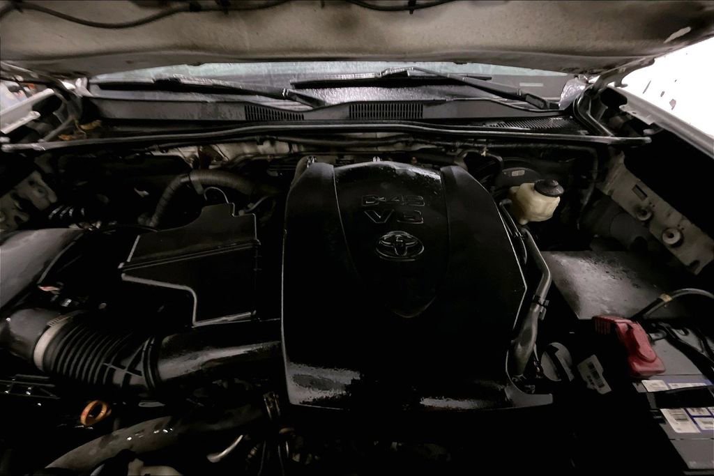 Used 2017 Toyota Tacoma SR5 image 31