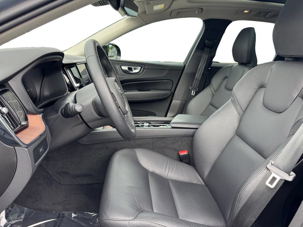 Certified 2024 Volvo XC60 B5 Plus w/ Climate Package AWD/4WD image 11
