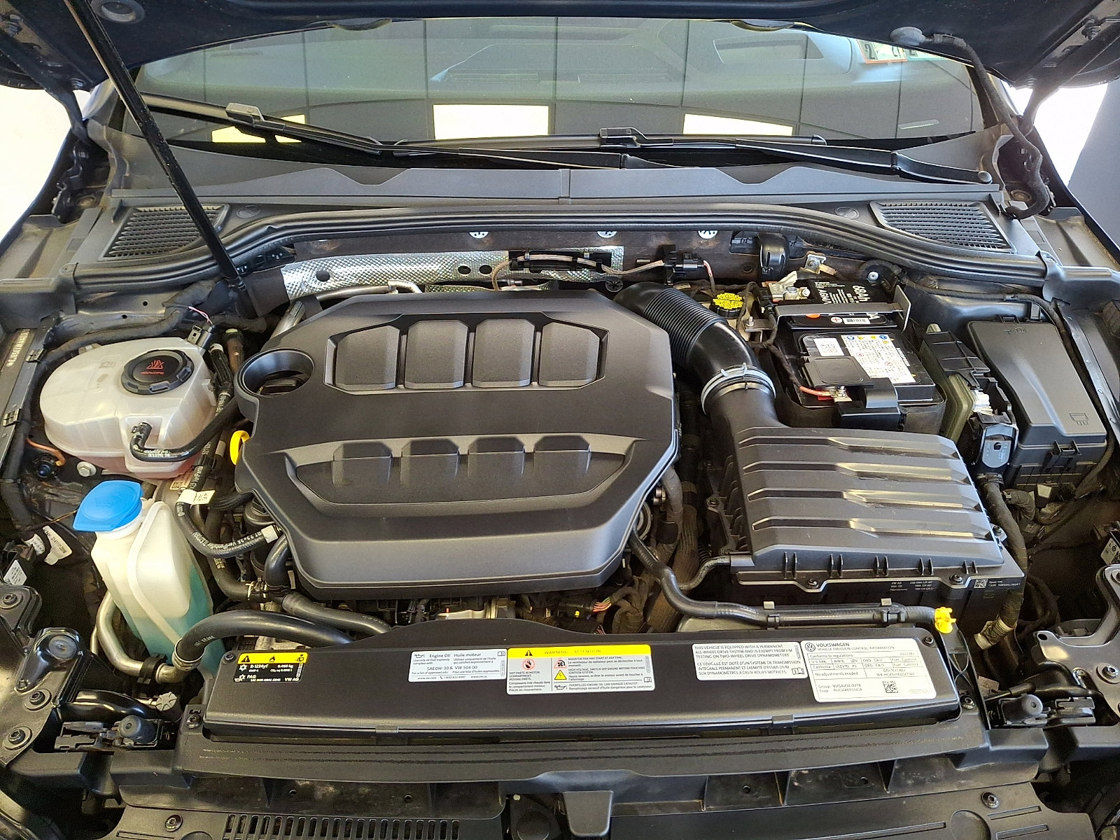 Used 2022 Volkswagen Golf R image 27