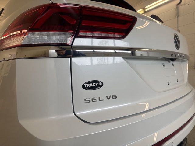 Certified 2022 Volkswagen Atlas Cross Sport SEL R-Line image 9