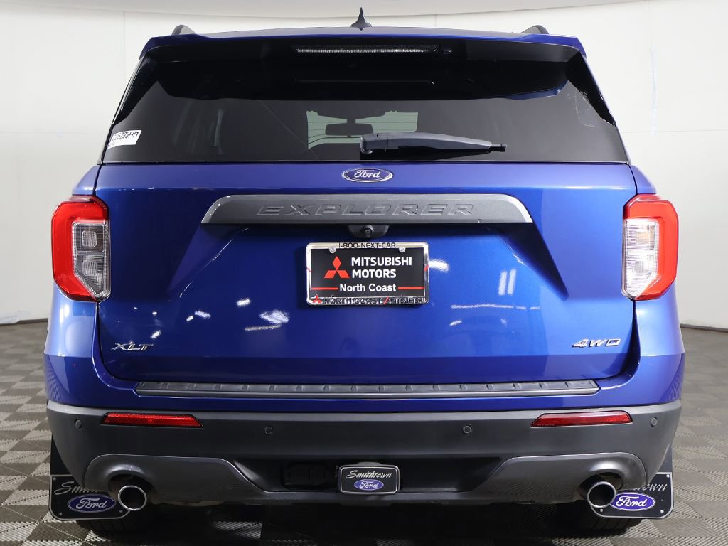 Used 2022 Ford Explorer XLT w/ Equipment Group 202A AWD/4WD image 12