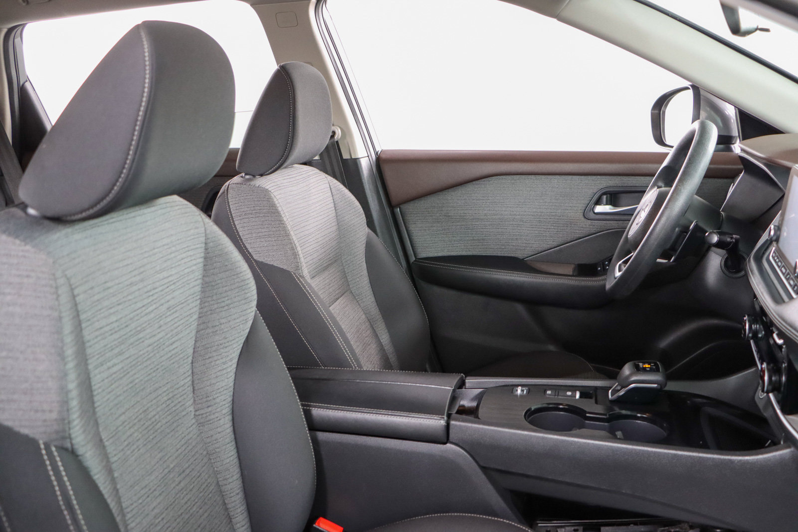 Used 2022 Nissan Rogue SV FWD image 26