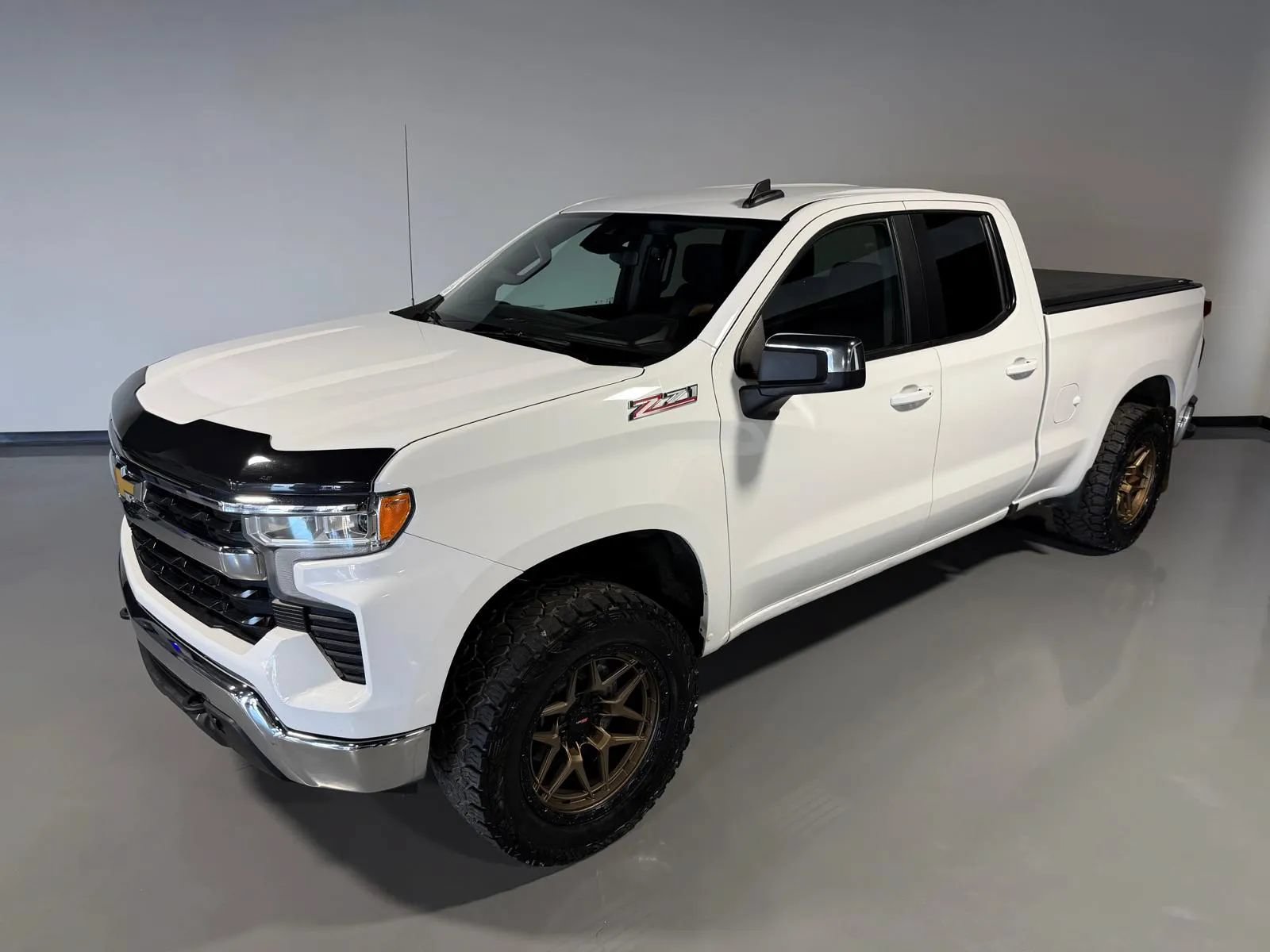 Used 2022 Chevrolet Silverado 1500 LT AWD/4WD image 41
