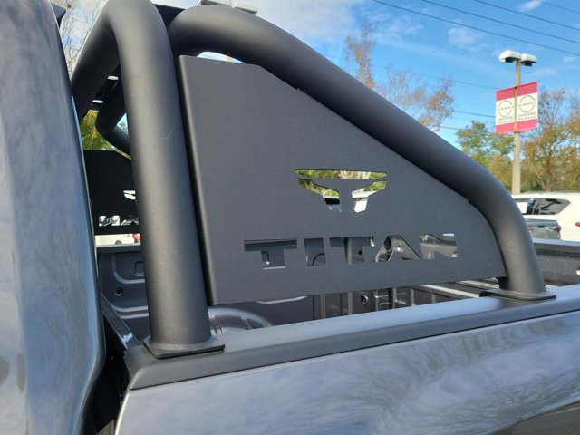 Used 2024 Nissan Titan SV w/ SV Convenience Package image 12