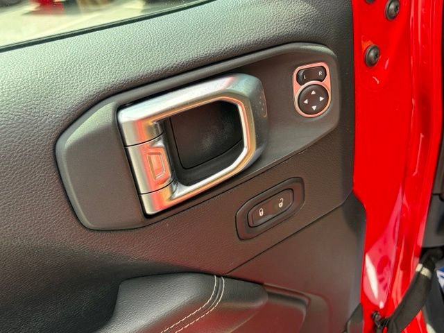 Used 2020 Jeep Gladiator Overland w/ Popular Equipment Package AWD/4WD image 13