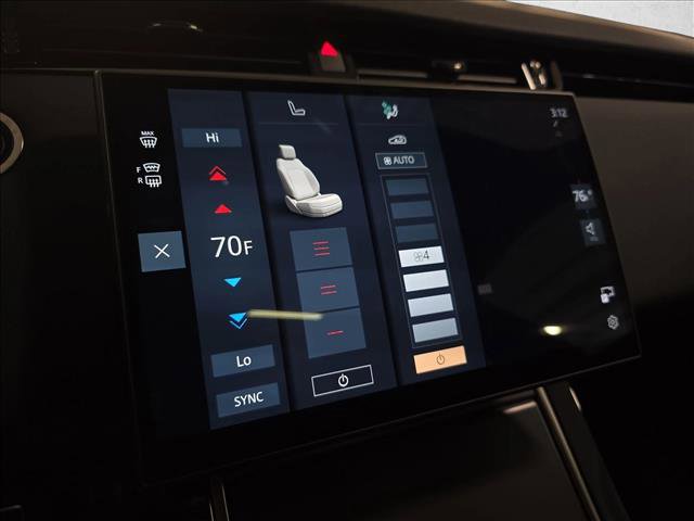 Certified 2025 Land Rover Range Rover Evoque Dynamic SE image 24