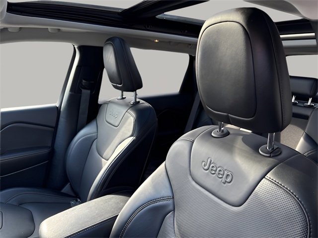 Used 2022 Jeep Cherokee Limited w/ Mopar Interior Package image 8