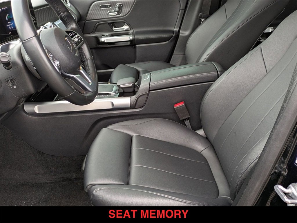 Used 2022 Mercedes-Benz GLB 250 4MATIC image 3