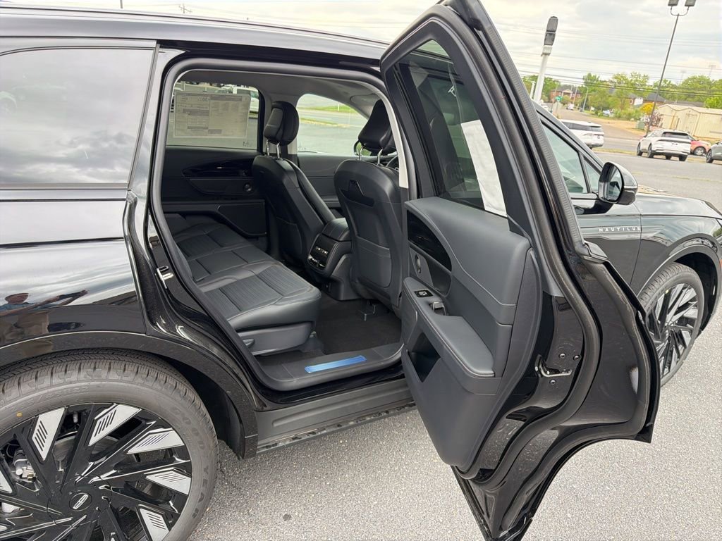 New 2026 Lincoln Nautilus Reserve w/ Jet Appearance Package AWD/4WD image 20