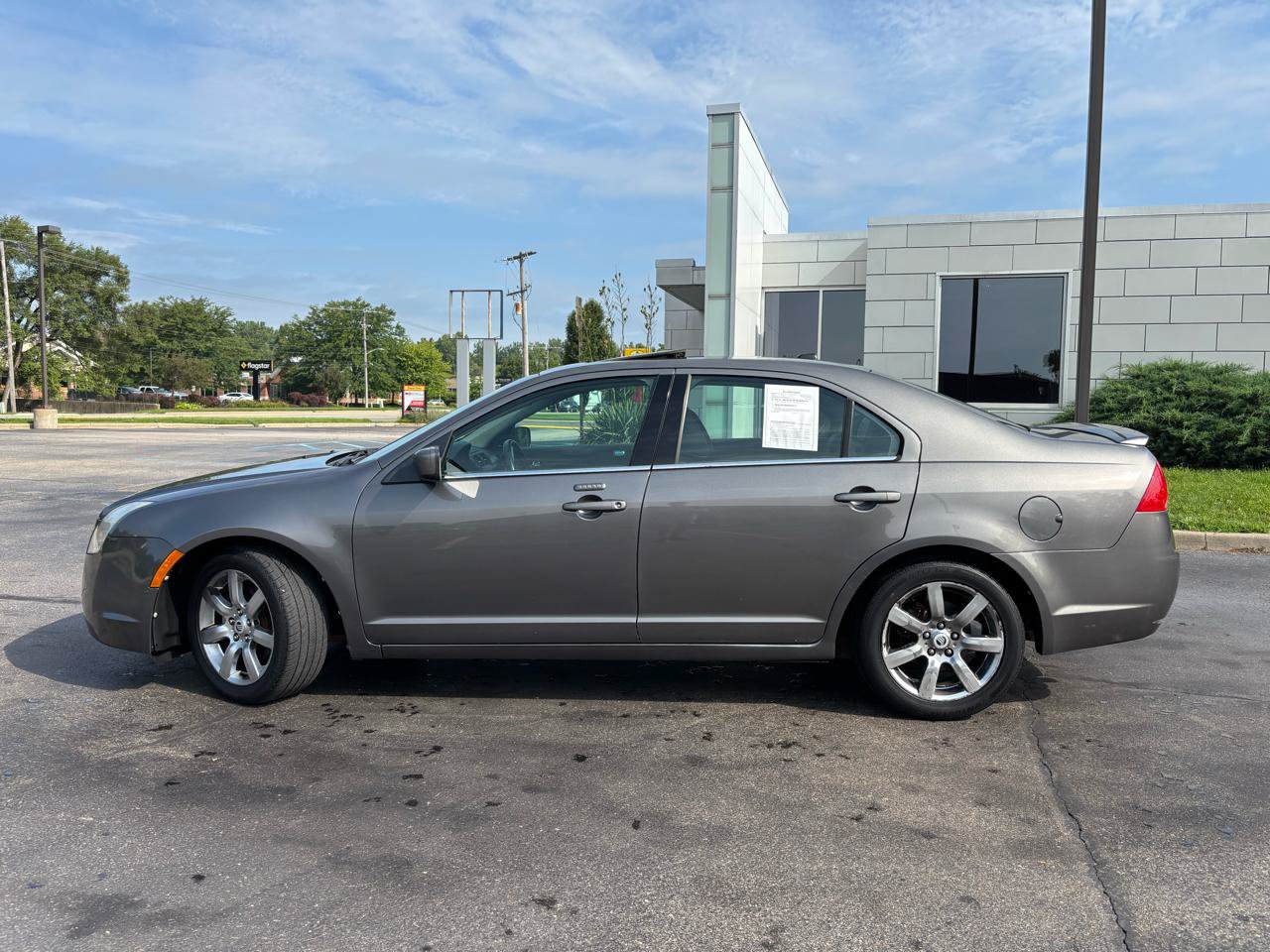 Used 2010 Mercury Milan Premier AWD/4WD image 4