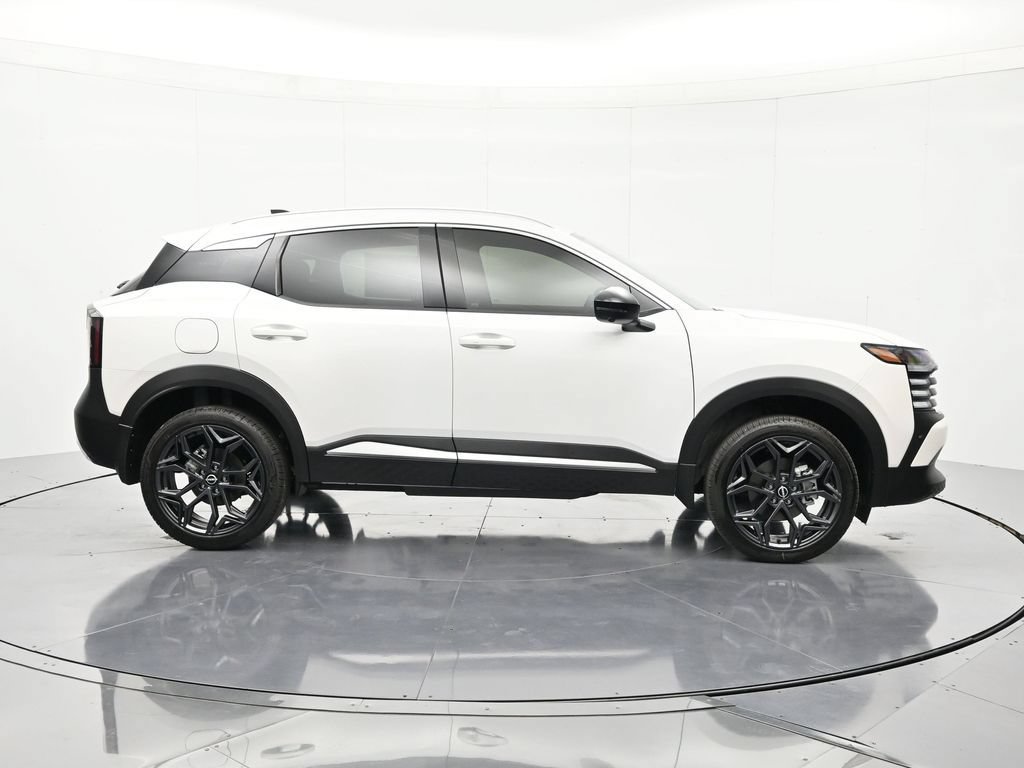 New 2026 Nissan Kicks SR FWD image 4