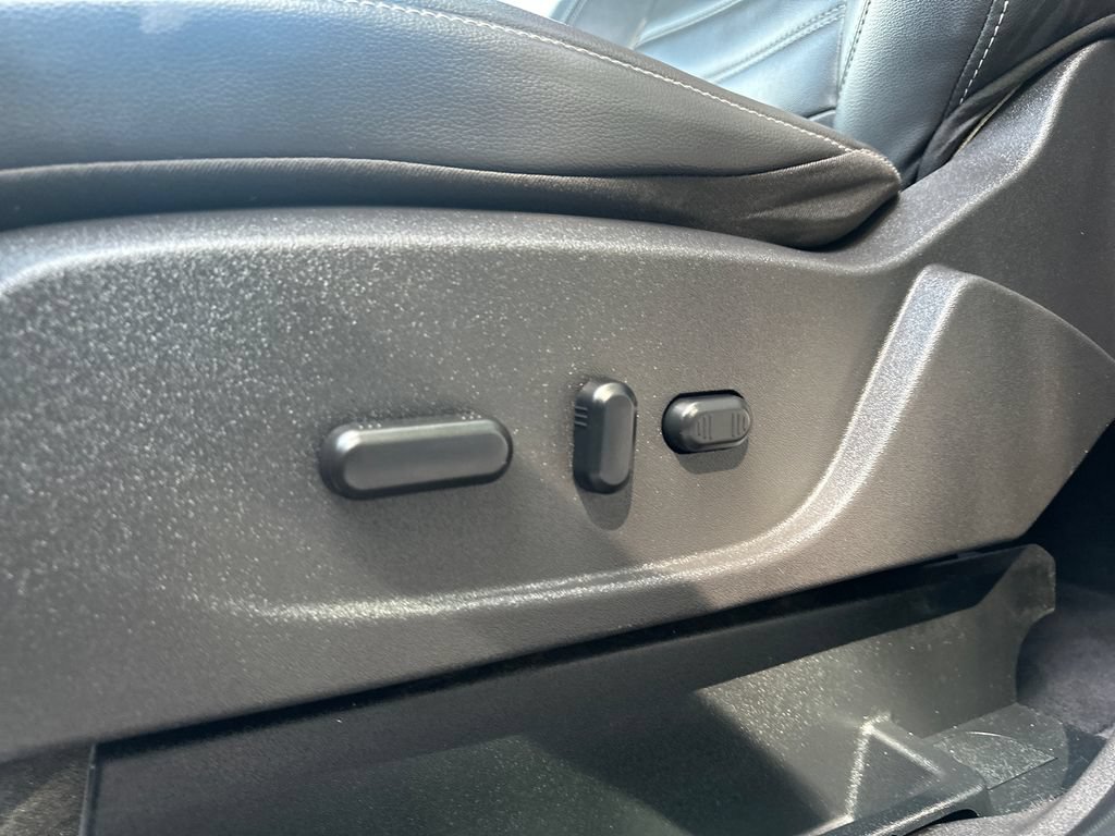 Used 2019 Ford Escape SEL AWD/4WD image 9
