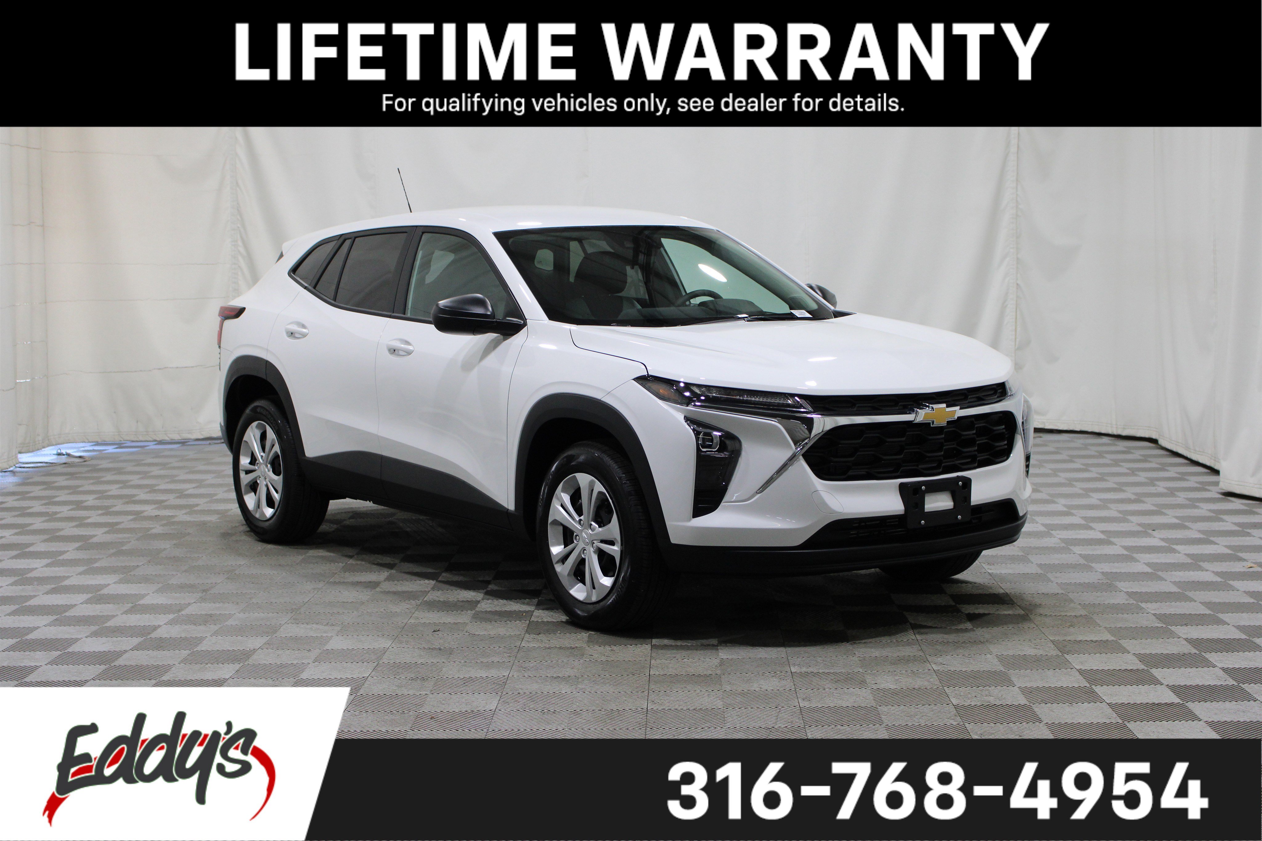 Used 2026 Chevrolet Trax LS FWD image 1
