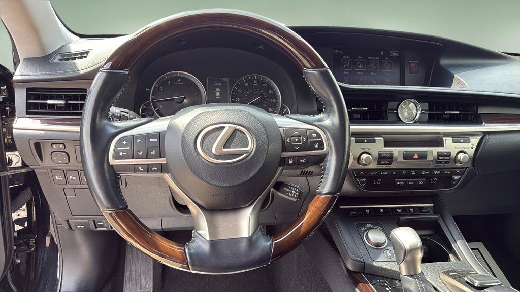 Used 2016 Lexus ES 350 w/ Luxury Package w/Wood Trim FWD image 20
