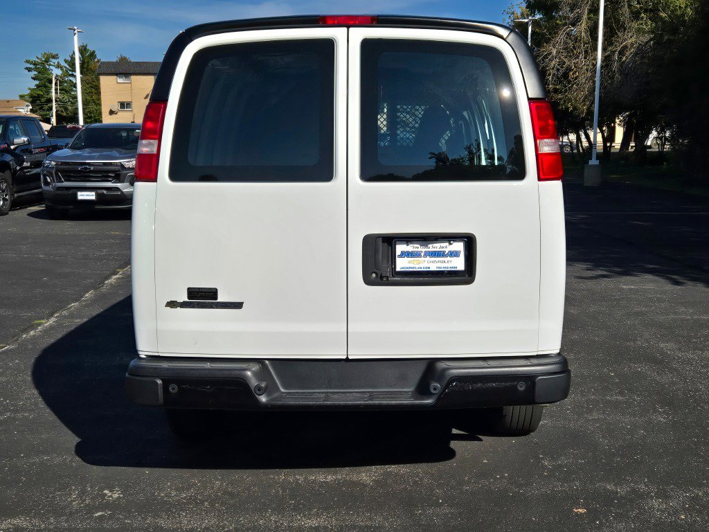 Used 2021 Chevrolet Express 2500 w/ Driver Convenience Package image 9