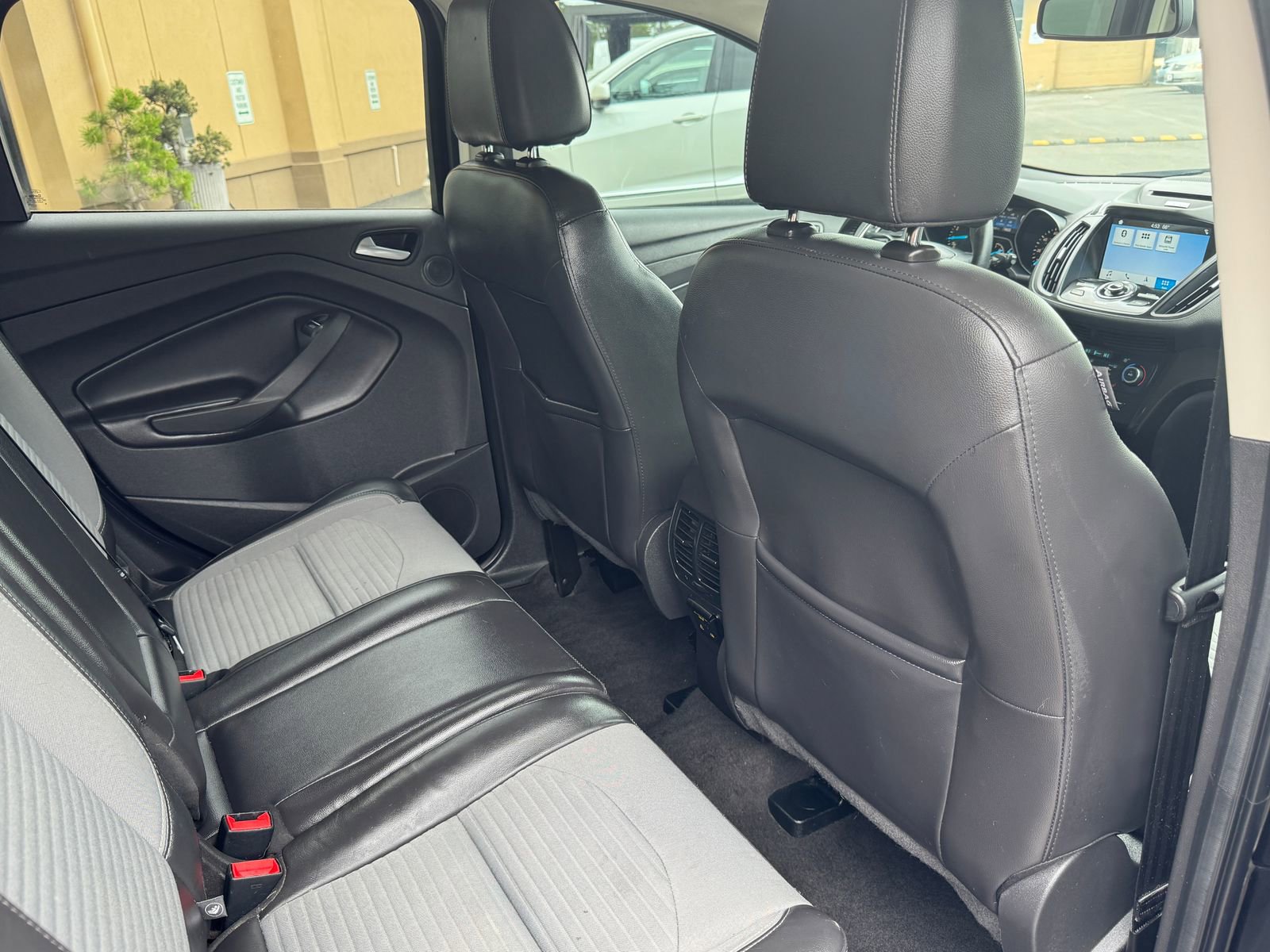 Used 2017 Ford Escape Titanium AWD/4WD image 21