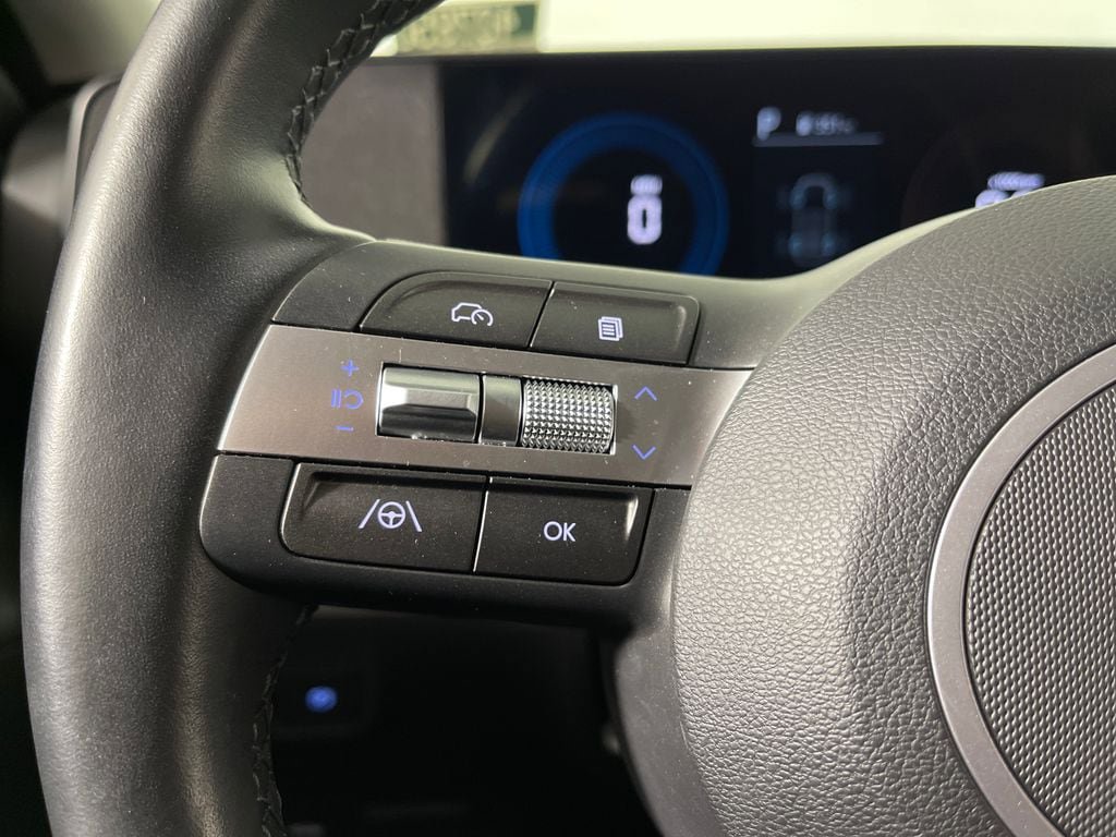 Certified 2025 Hyundai Kona SEL AWD/4WD image 28